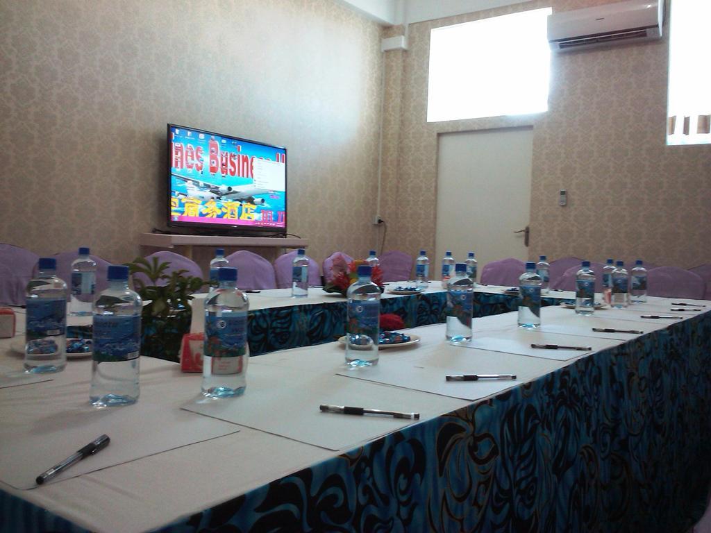 Airlines Business Hotel Port Vila Esterno foto